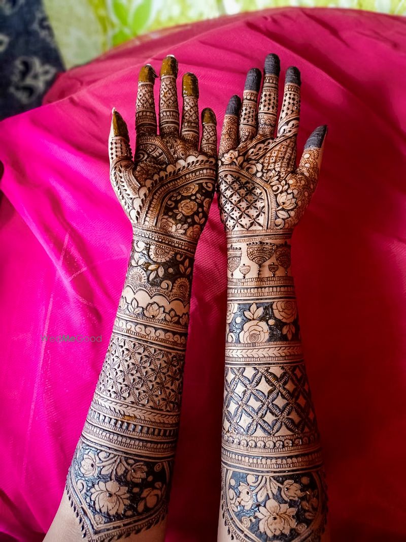 Reshma mehandi artist/10years (@reshma_mehandi_artist) • Instagram photos  and videos