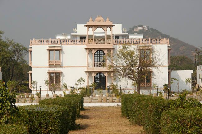 United 21 Lakecity Resort Udaipur