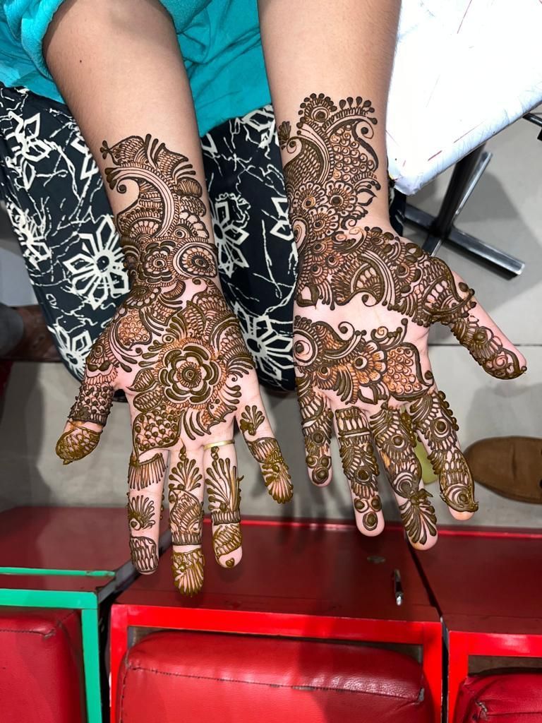 Mehndi by bhavna & pinky - Dear bride-to-be , beautiful girls and family  members , are you looking for bespoke and customised 