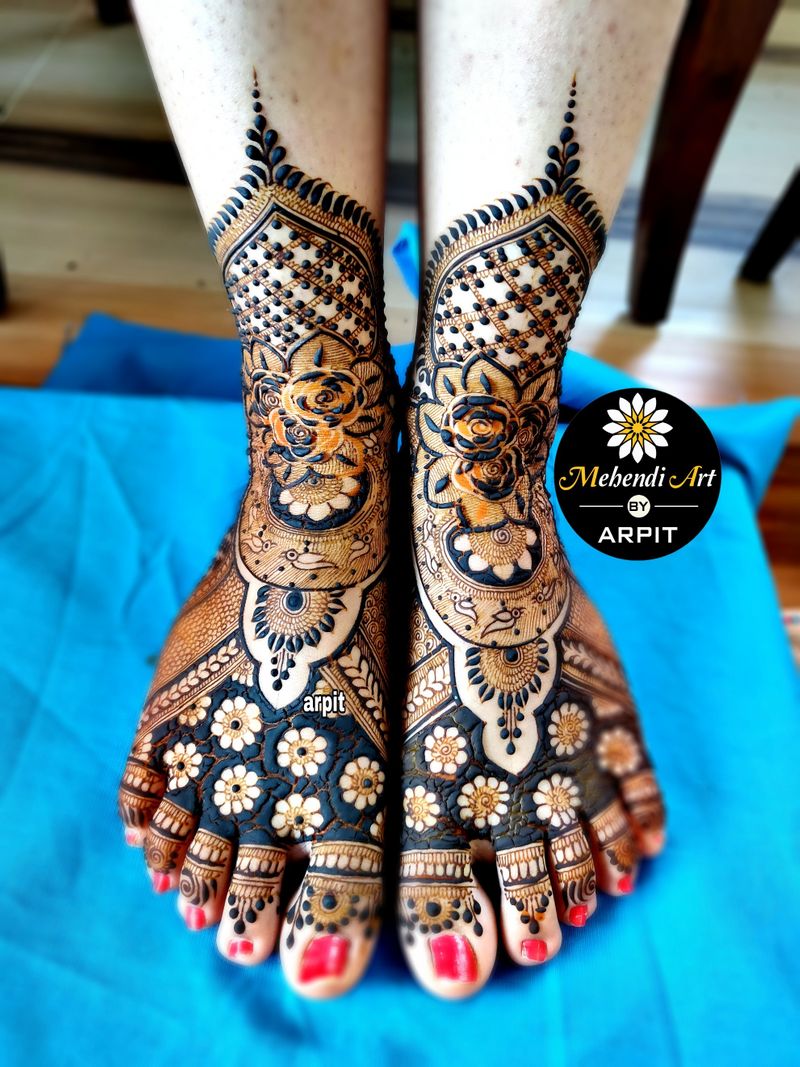 Bridal 😍😍 . “Add a touch of elegance to your special day with our  beautiful Mehendi Designs.” . For booking and classes contact... | Instagram