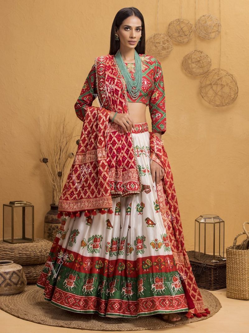 Things to Consider Before Choosing Wedding Lehengas- Vasansi Jaipur :  u/avirambansal