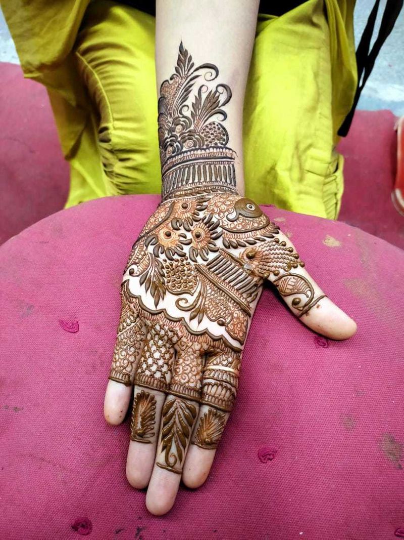 80+ Must-Try Arabic Mehndi Designs