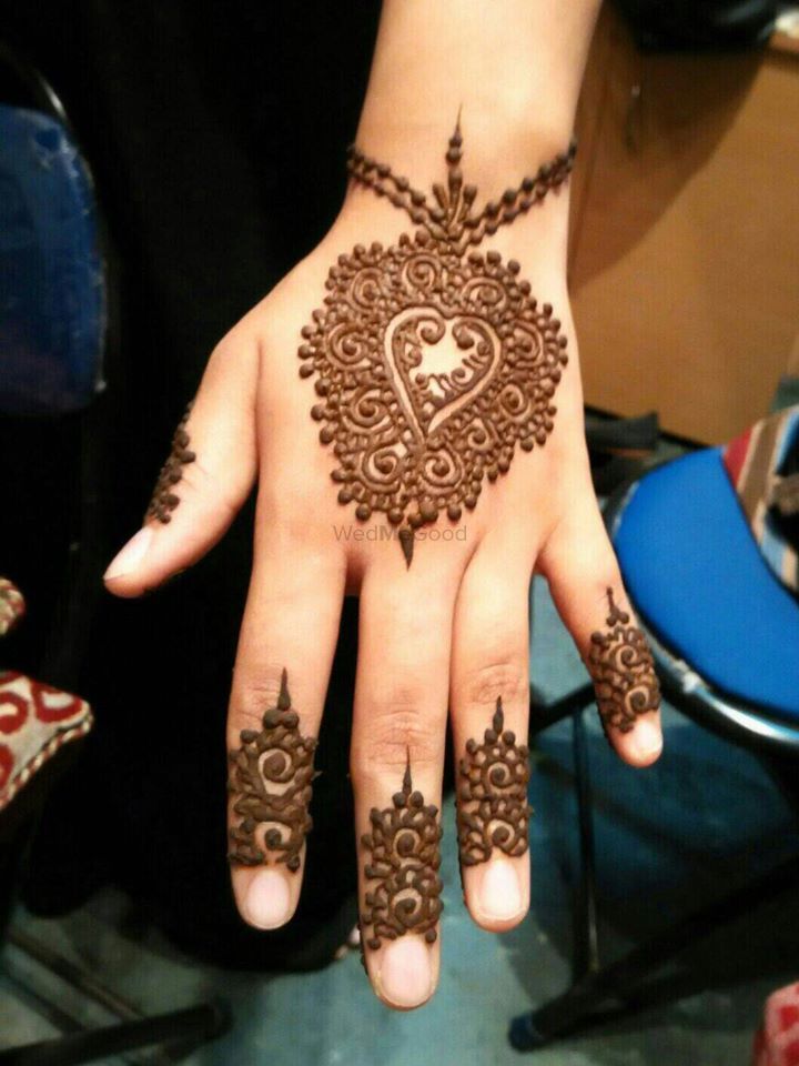 mast mehndi design back hand ll best back hand mehndi design 2023 ll new  trick mehndi design - YouTube