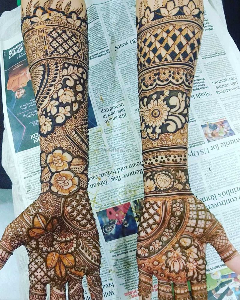 Top 90+ Mehndi Designs For Hands | WeddingBazaar