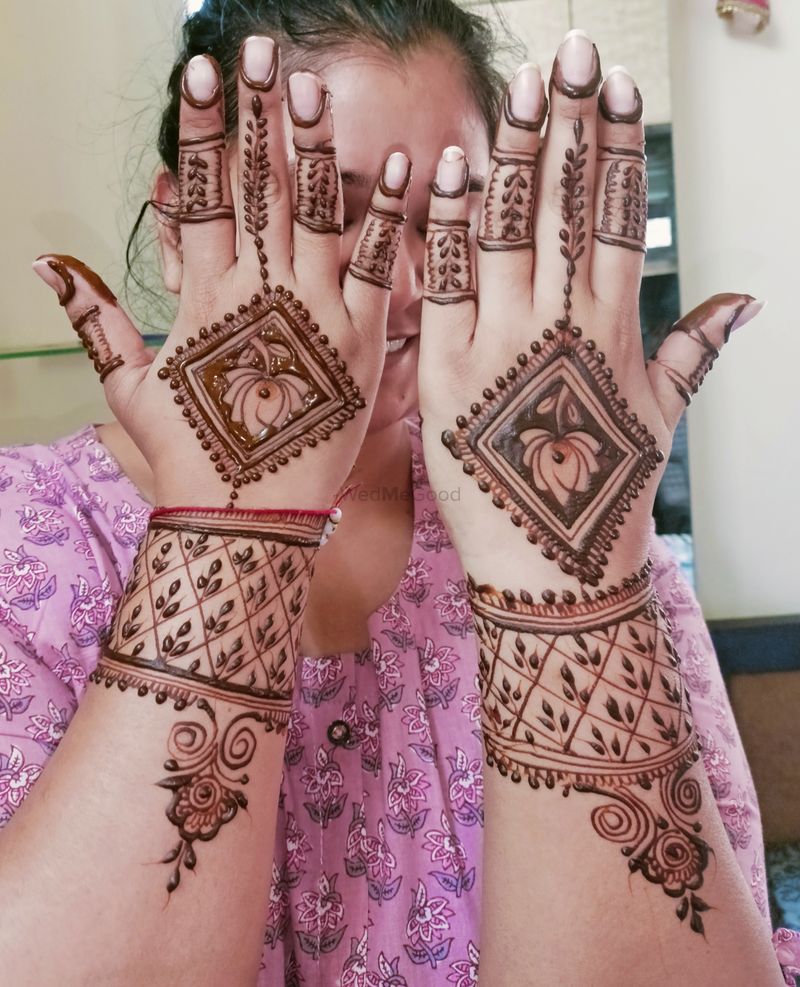 Best Bridal Mehndi Design | Amisha Mehndi