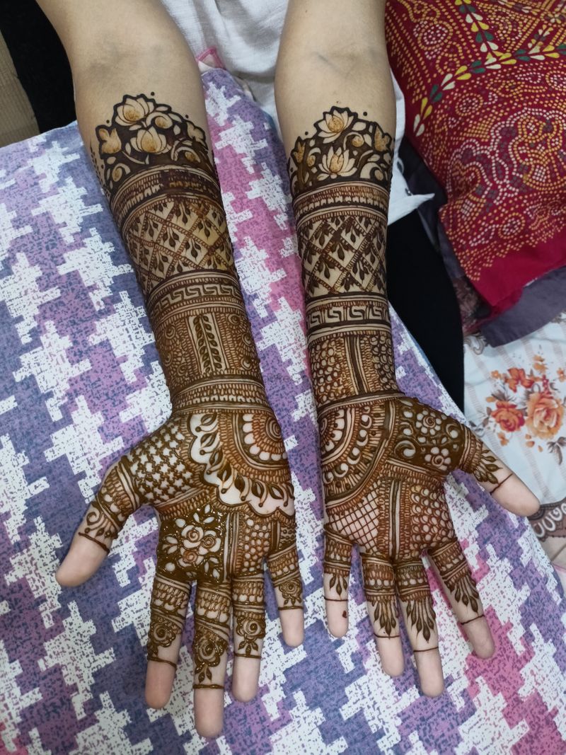 Diwali 2020 Latest Mehendi Design Videos: Simple Traditional Mehandi and  Arabic Henna Patterns to Adorn Your Hands This Deepavali | 🙏🏻 LatestLY