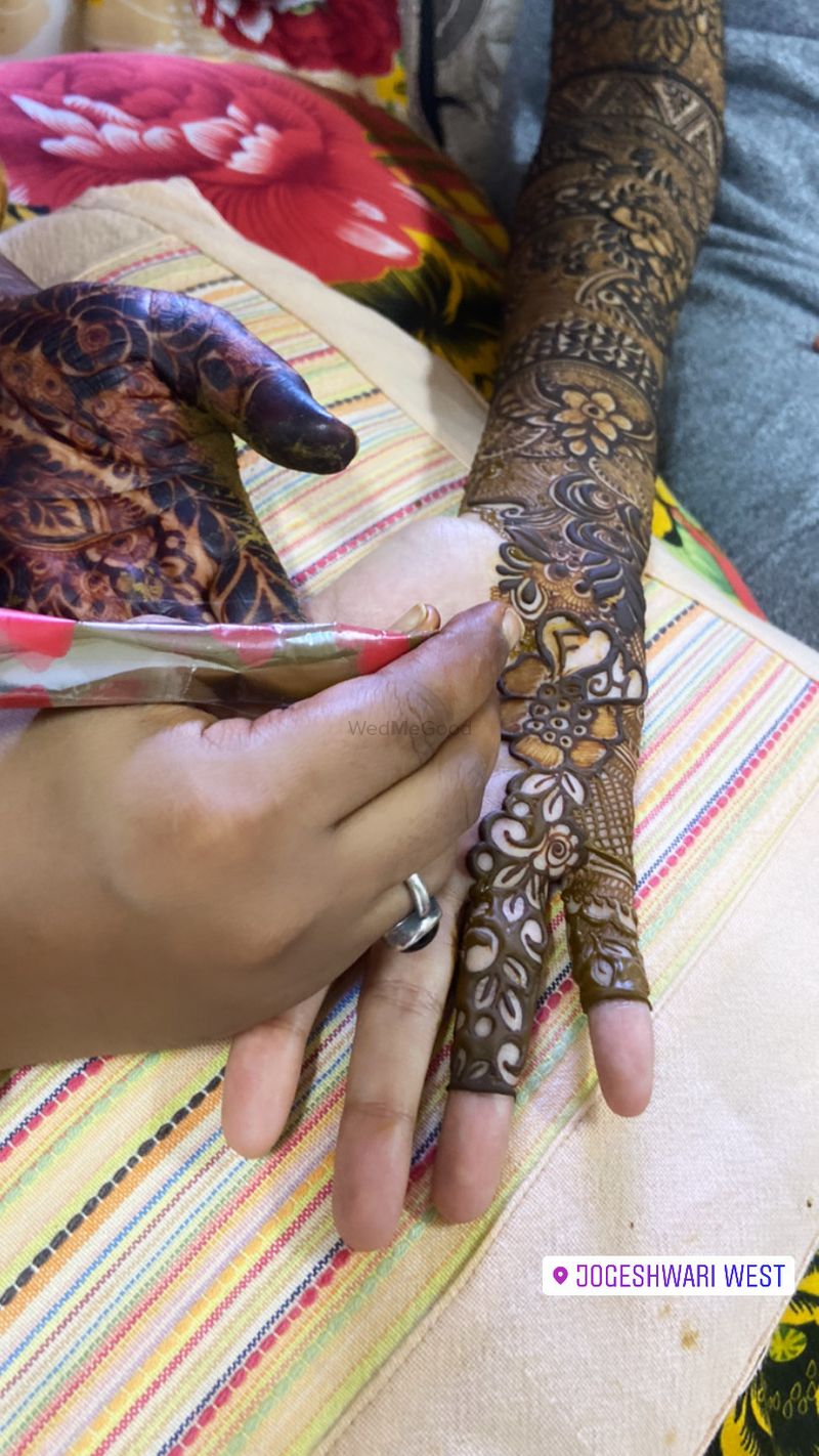 saba mehndi art#simplemehndi degine #henna mehndi - YouTube