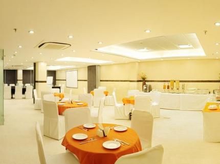 iris park hotel safdarjung enclave