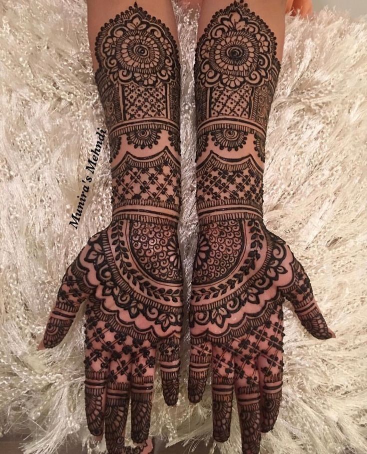 Munira's Mehndi on Instagram: “Here's a close look at Amy's bridal Mehndi.  ______… | New bridal mehndi designs, Bridal mehndi designs, Bridal mehendi  designs hands