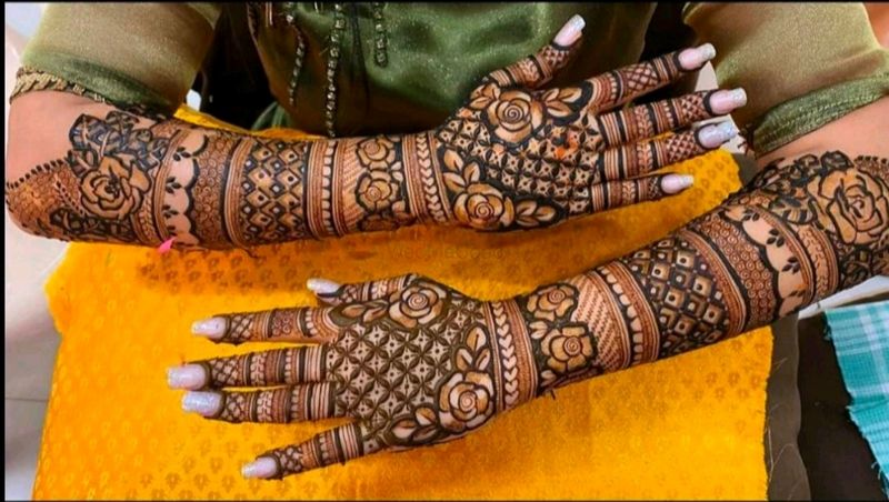 Latest Traditional Rajasthani / Gujarati Style Bridal Mehndi Design / New  Mehndi Designs 2020 - YouTube