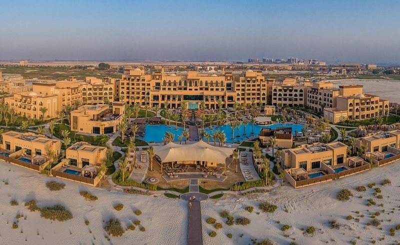 Ротана Саадият. Saadiyat Rotana Resort. Остров Саадият Абу-Даби. Saadiyat Rotana Resort & Villas.