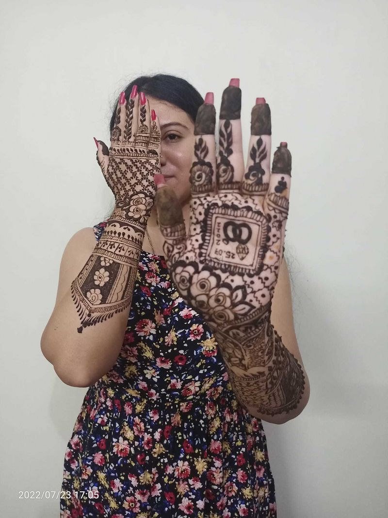 Mehndi Artist in bangalore - Wedding Byte