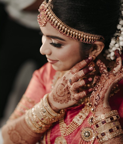 Premium Photo | A closeup stock photo of happy beach wedding indian wedding  photography in aluva emily john