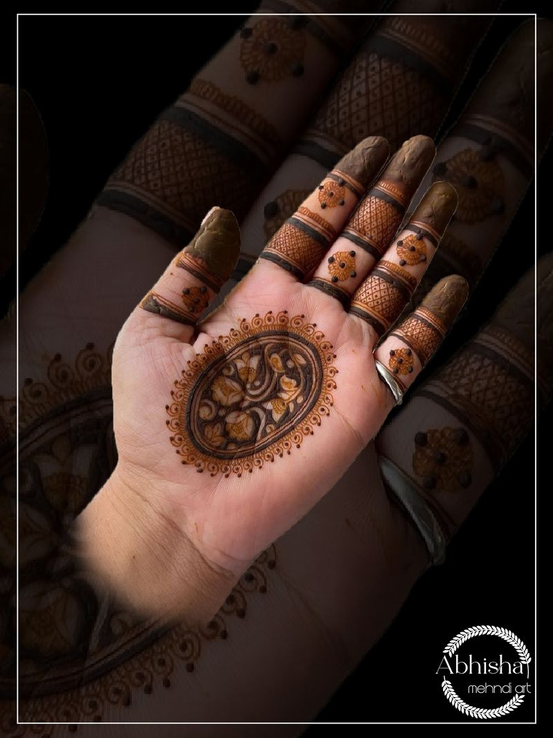 Bk Mehndi Art : Mehandi artists near me, Bridal mehandi artist in Delhi.