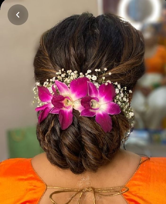 Love the gypsy flower desi hairstyle? Take cues from Janhvi Kapoor, Kangana  Ranaut & Aditi Rao Hydari