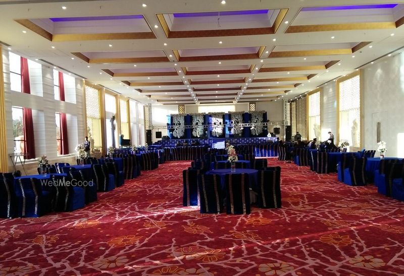 Stardom Hotel and Resorts noida