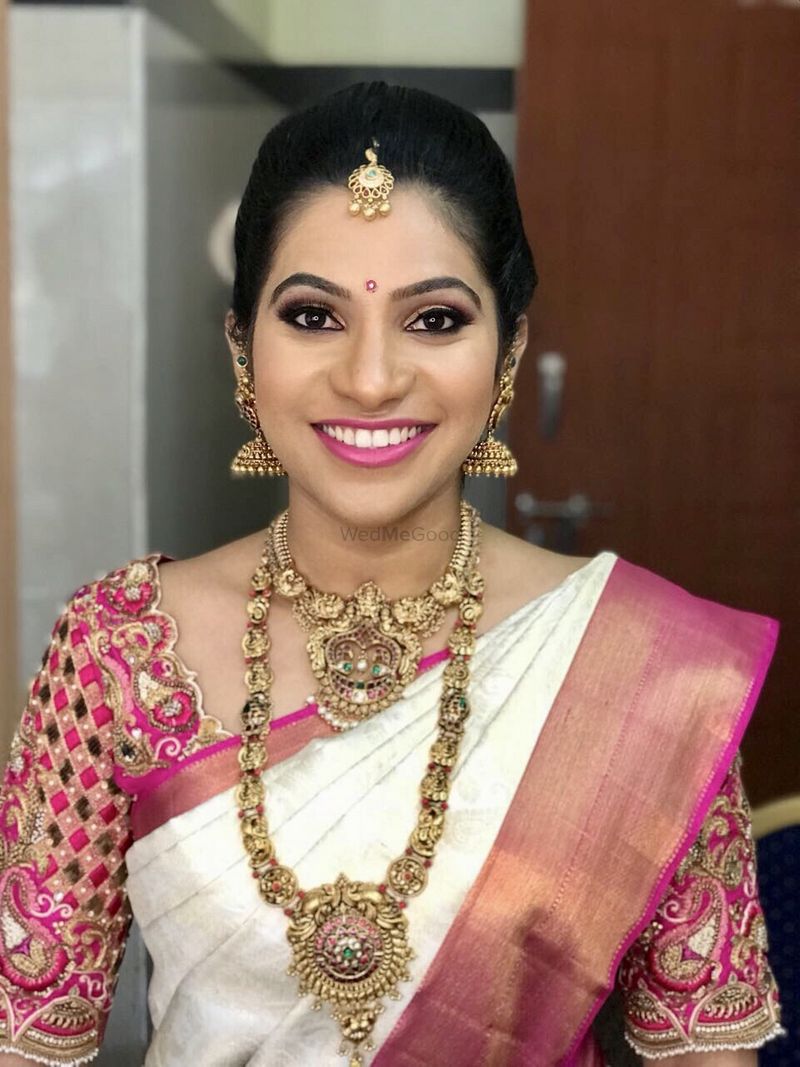 Thiso Makeup and Hair - My gorgeous model from my saree draping workshop a  couple of months ago! Makeup/Hairstyle/Drape: @thiso_makeup photo:  @storiesbynish Model: @apeenaiyah Jewelry: @3charmsgalleria Saree:  @aalayaaethnicdesignerwear Flowers: @belle ...