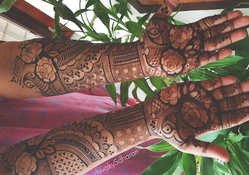 2,725 Likes, 17 Comments - Devaky S Dharan (@hennabydevakysdharan) on  Instagram: “My hands were itchi… | Modern mehndi designs, Floral henna  designs, Mehndi designs