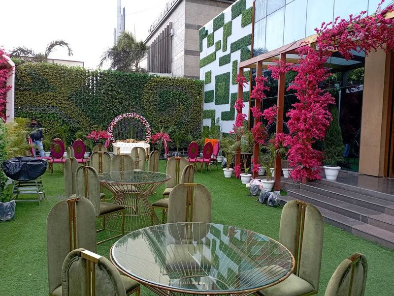hotel signature grand hari nagar