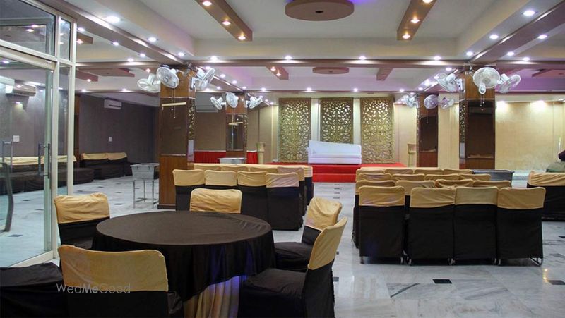 sunrize banquets model town