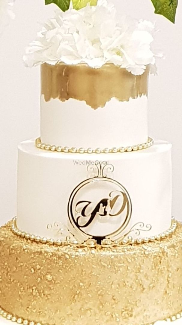 1080-Louis Vuitton Gifts & Cupcakes - Wedding Cakes