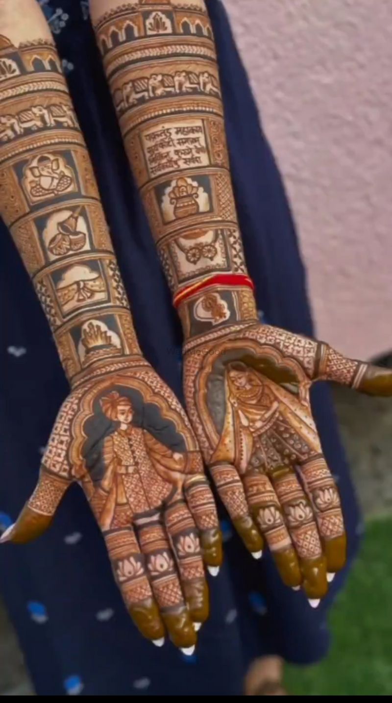 As your hands adorn the art of mehndi, may your hearts be adorned with a  lifetime of laughter and bliss.” Mehndi Artist @pinkymehndiart… | Instagram