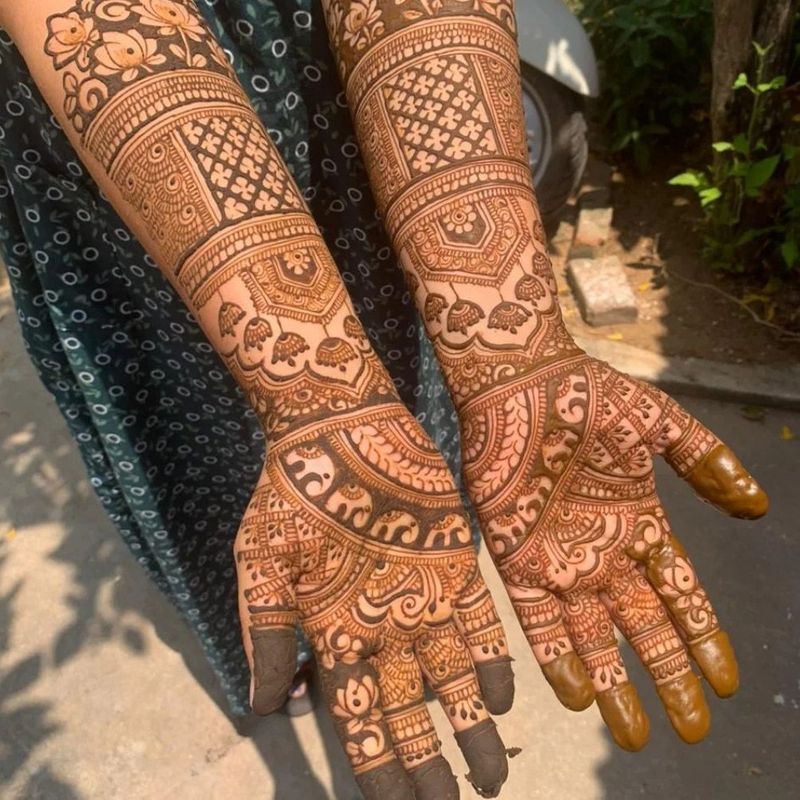 Varshika Mehandi Designs - Chennai | Price & Reviews