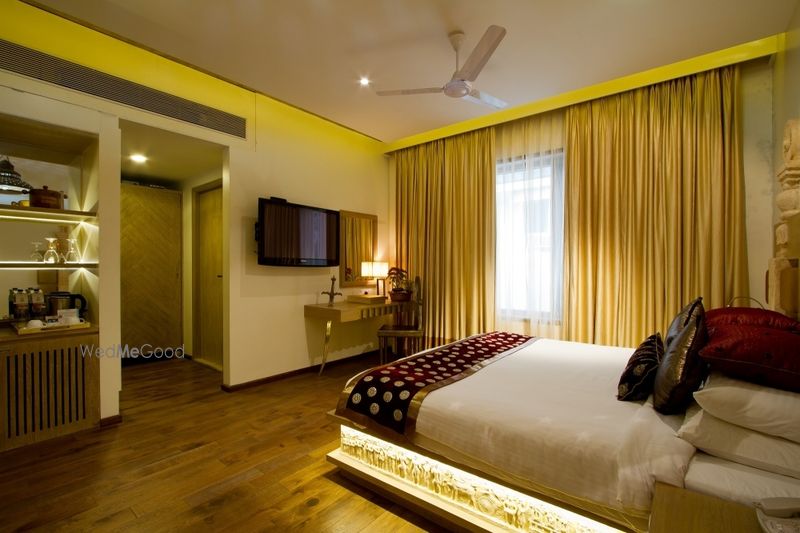 Le Sutra Khar West