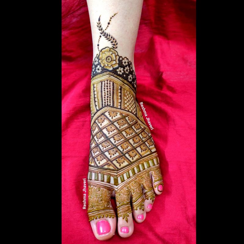 Pin by Reshma Mehta on leg henna | Mehndi designs, Latest henna designs,  Mehndi designs for beginners