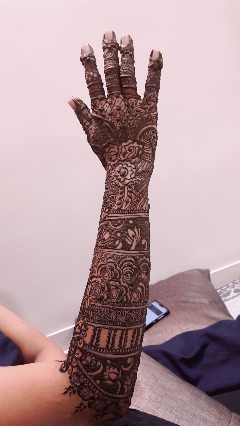 Zoya | Henna Artist (@zoyasmehndii) • Instagram photos and videos