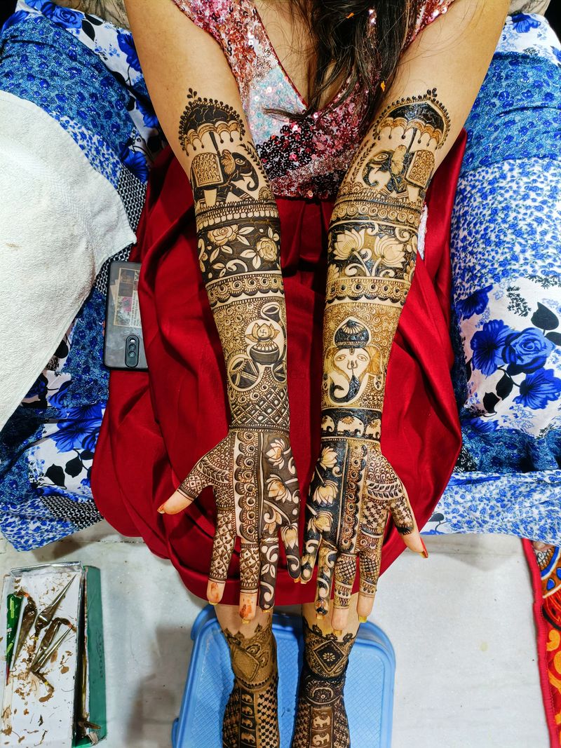 Some Types of Mehndi Designs Used to Try Ourselves on Functions : 7 Steps -  Instructables
