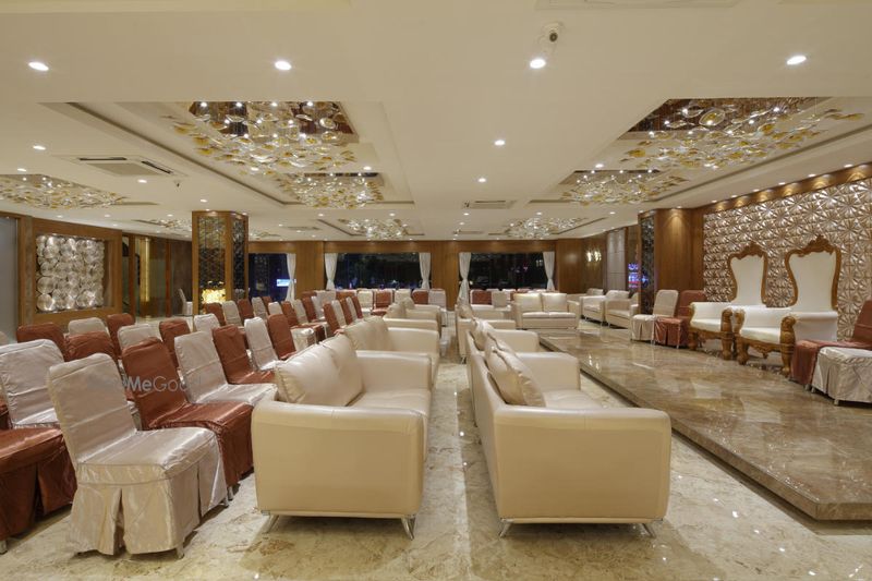 Qaraar Restaurant And Banquets Bodakdev