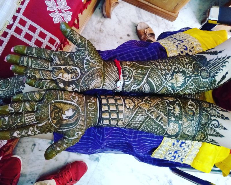 Dulhan Mehndi . . . . . . . @monikagupta1715 @monika_mehndiart  Cr:@anil_bridalmehendiartist . . . . . . #mehndidesign #hennadecor #he... |  Instagram