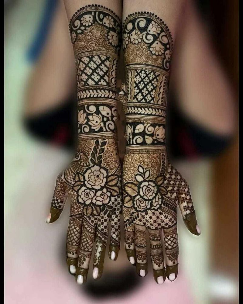 Eid al-Adha Mehndi Design: Latest Mehndi Designs, Arabic Styles and Indian  Henna Patterns for Bakrid 2023 - News18