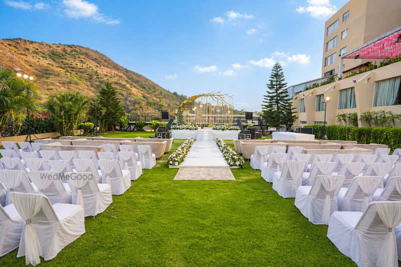 Via Lakhela Lakeview Resort and Spa