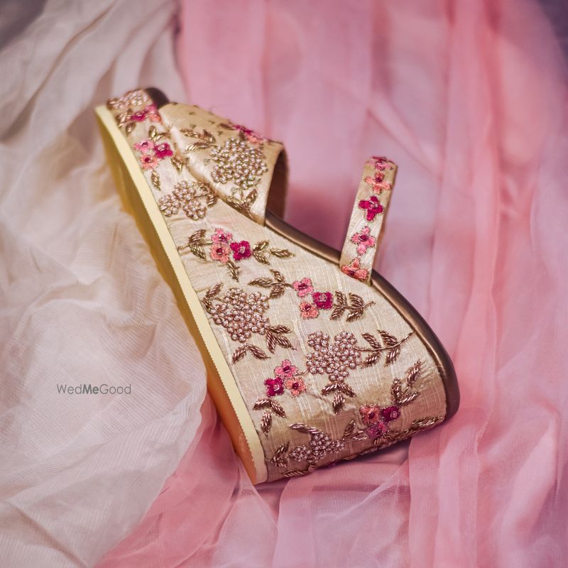 Wedding sandal for on sale dulhan