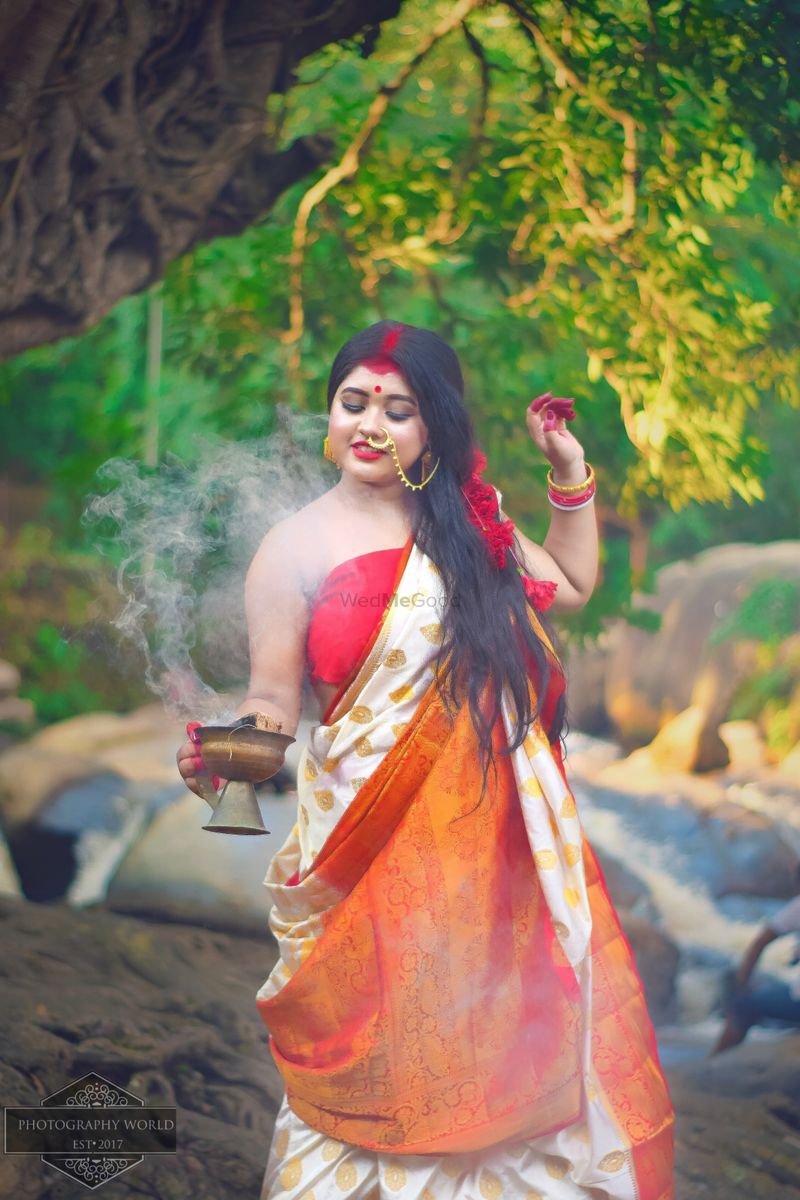Agomoni photoshoot | Portrait photography women, Bridal makeup looks,  Indian photoshoot