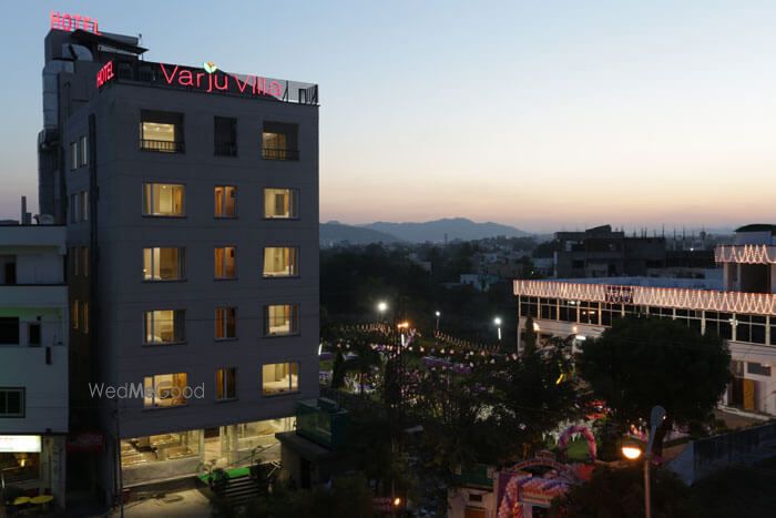 Varju Villa