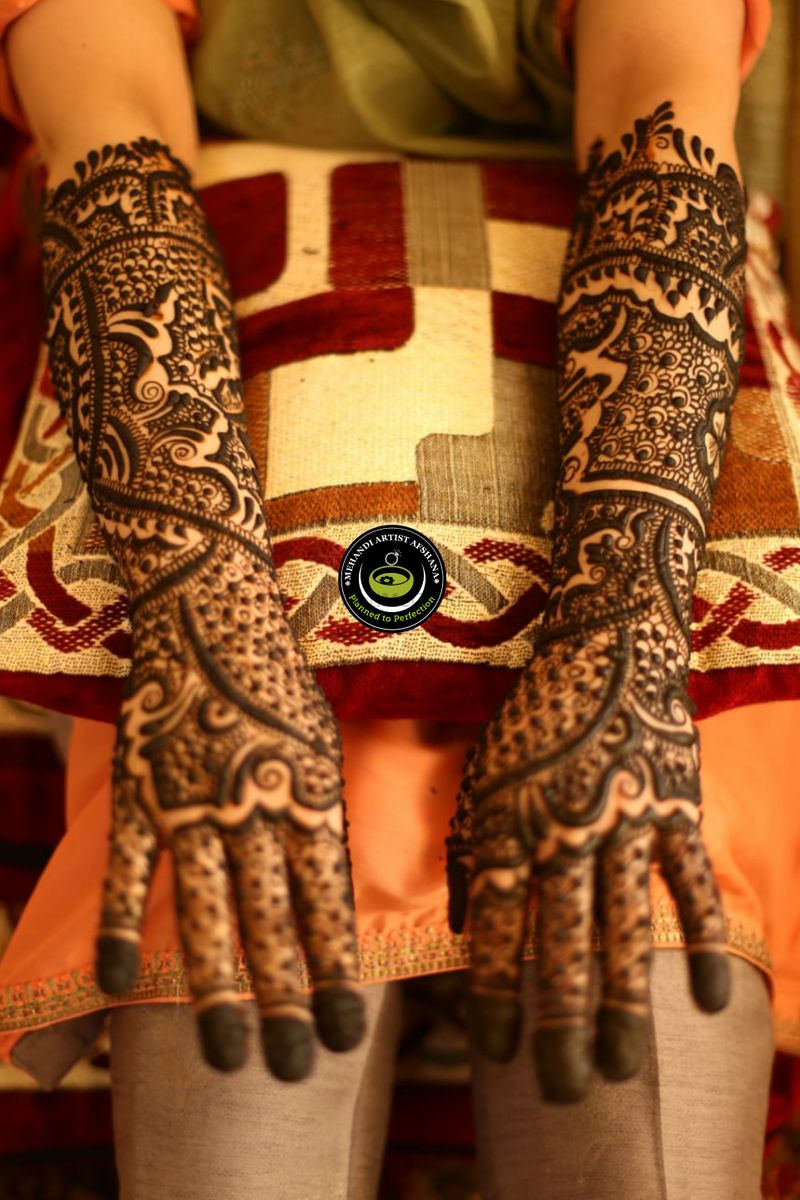 Mehandi by najma Beautiful flower 🌺🌻🌹🌷 design with beautiful hands  ✋asma di... | Instagram