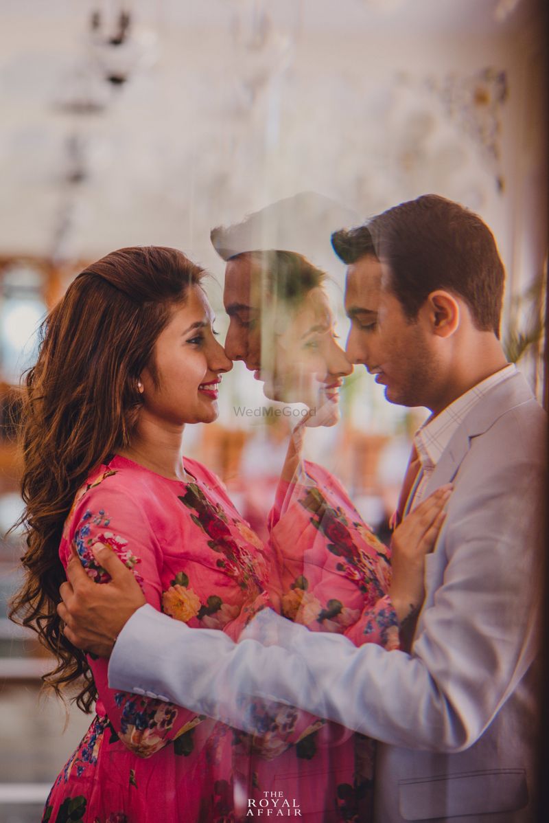This breathtaking Indian wedding inspiration has royal wedding vibes | Royal  indian wedding, Indian wedding inspiration, Indian wedding poses