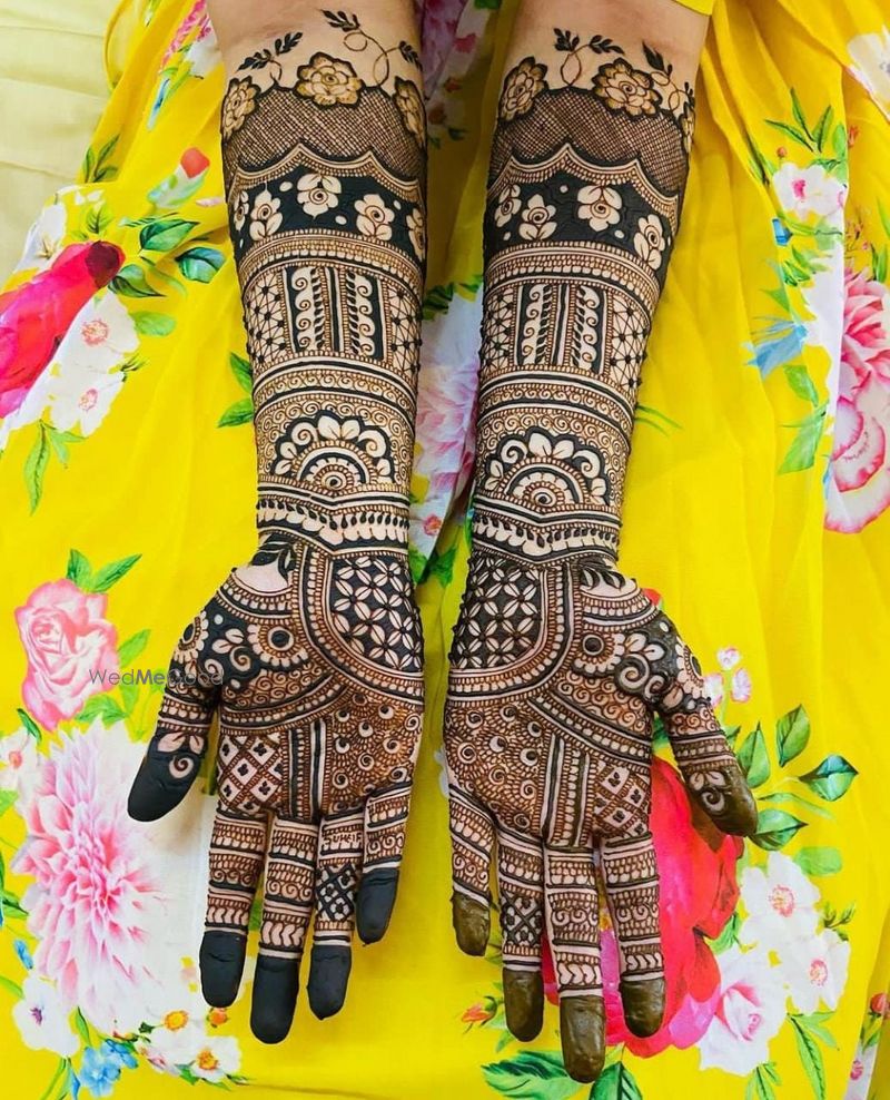 Shivani - Wedding Mehendi Artist Indore- Photos, Price & Reviews |  BookEventZ