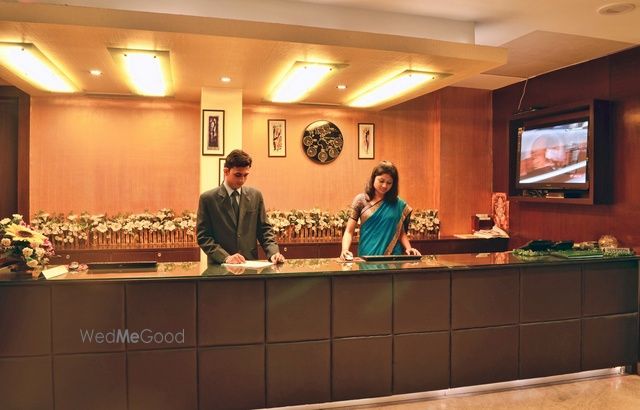 hotel golf view noida