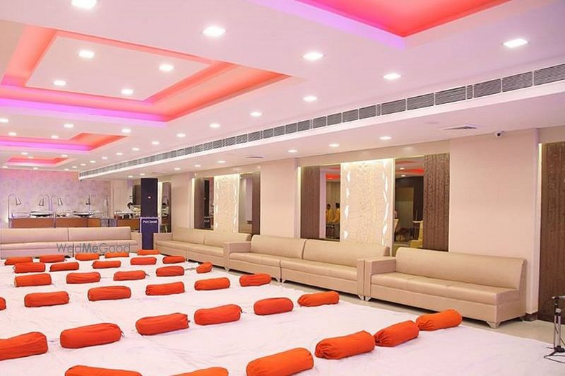 tiffany banquet moti nagar