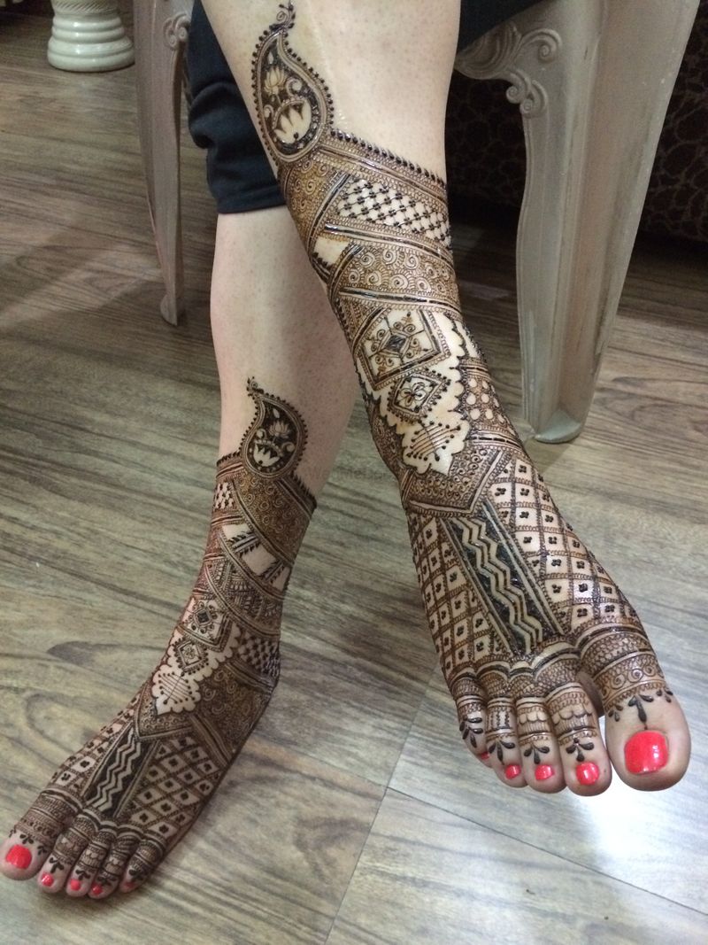 55+ Unique Peacock Mehndi Design Ideas For Brides