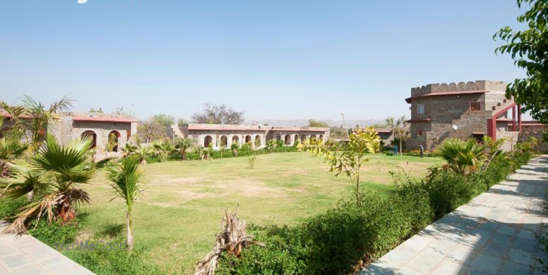 Van Chhavi Resort