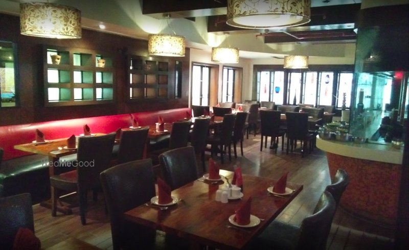 Red Kitchen and Lounge