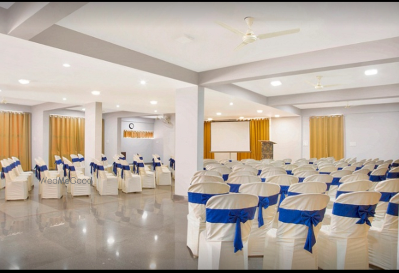Seven Olives Hotel Hall