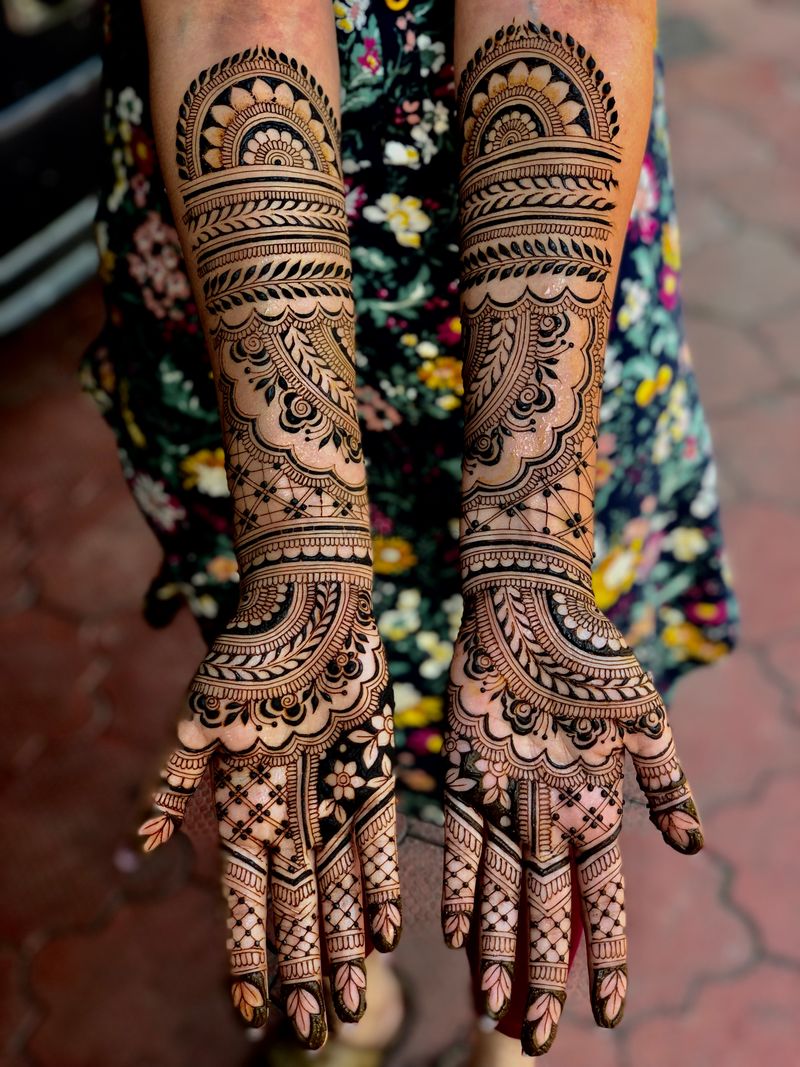 Mehendi Services at best price in Ernakulam | ID: 14273409662