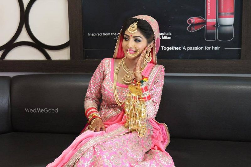 Emms Looks Salon n Spa - Price & Reviews | Amritsar Makeup Artist Emms Looks Salon n Spa - Price & Reviews | Amritsar Makeup Artist