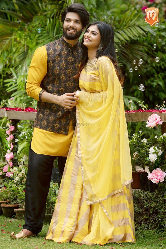 Manyavar Kurta Set for Men, Full Sleeves Mandarin Collar Ethnic Men's Kurta  Set For Engagement, Wedding, Party Blended Cotton Self Design (Off White,  M) : Amazon.in: Fashion